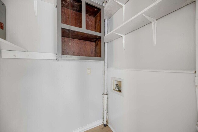 Foto del edificio - Berclair 1BR with appliances included — $750/mo, $450 deposit