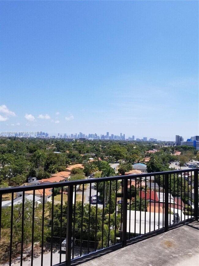 Foto del edificio - 55 Merrick Way