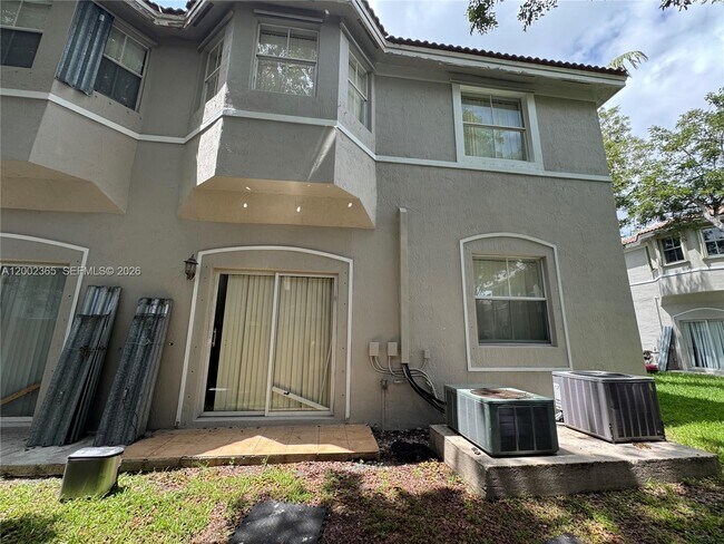 Foto del edificio - 1652 SE 28th St