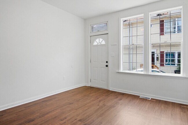 Foto del edificio - Coming Soon! Spacious 3 Bedroom, 1.5 Bath ...