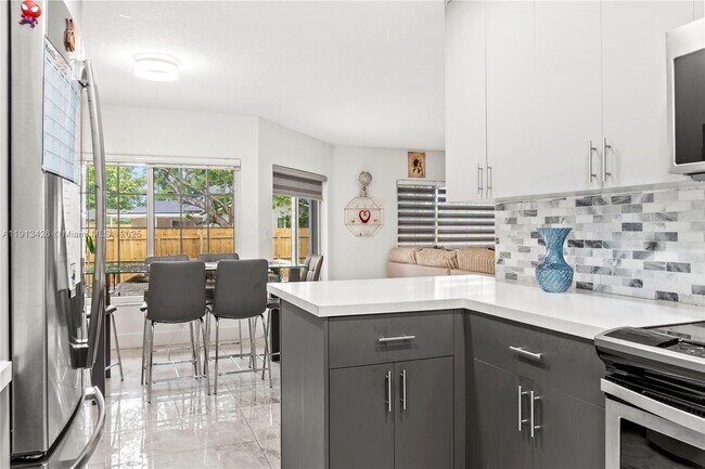 Foto del edificio - 3464 NW 99th Way