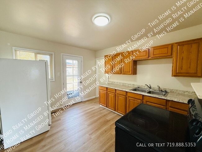 Photo - 124 Leta Dr House