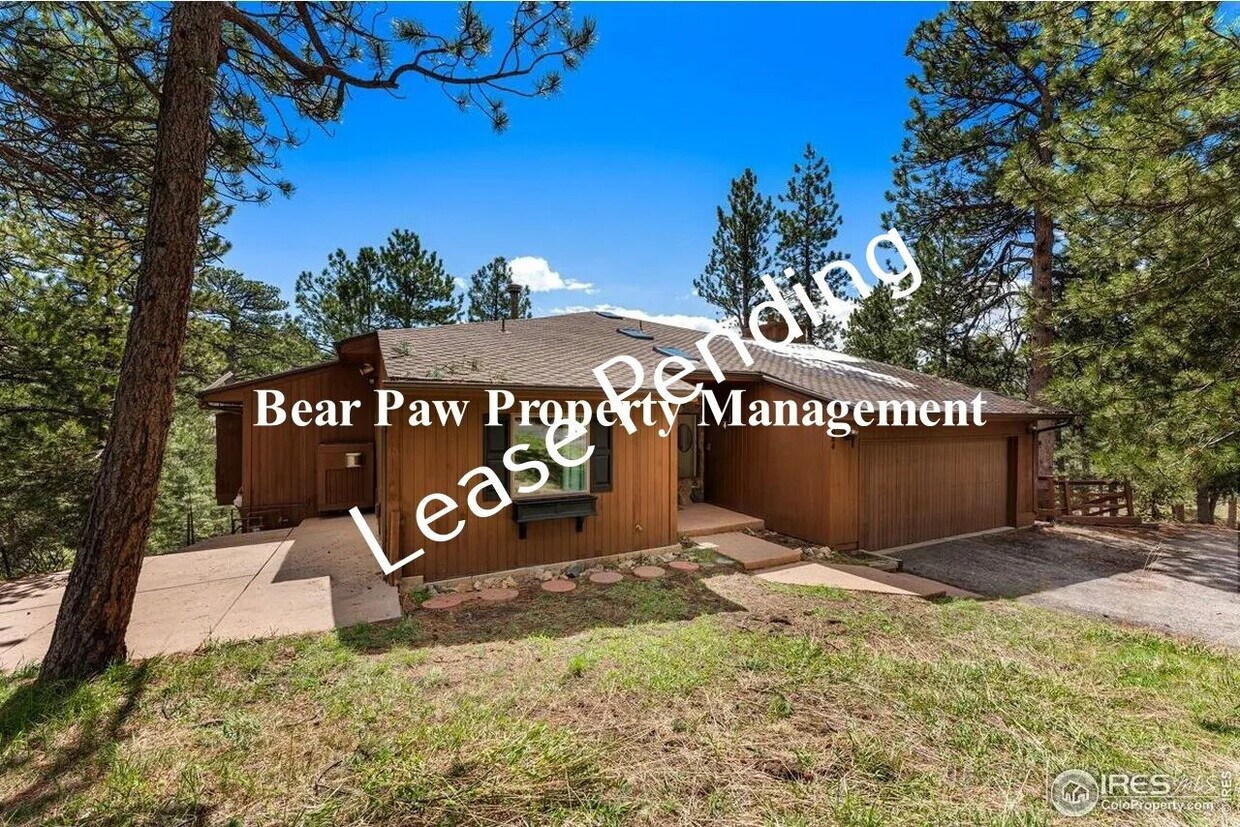 Beautiful Home in Genesee! - Beautiful Home in Genesee!