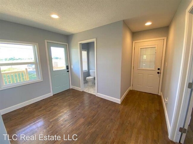 Building Photo - 3 br, 2 bath House - 190 Elm Street