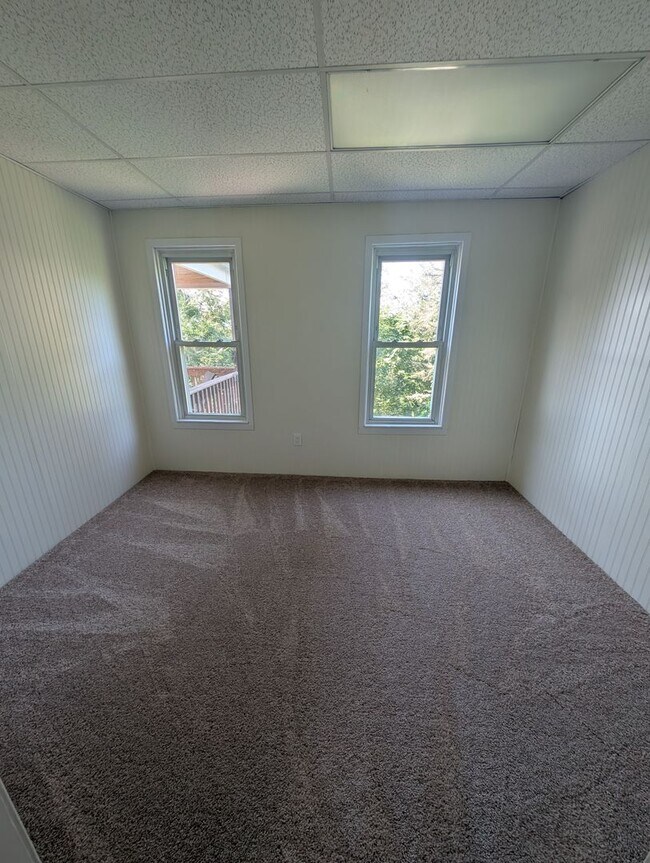 Foto del edificio - Newly Reno2 Bed, 1 Bath Home in Pitcairn -- Available NOW!