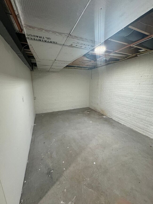 Building Photo - 3 bedroom, 2.5 bath townhome in Spring Gro...