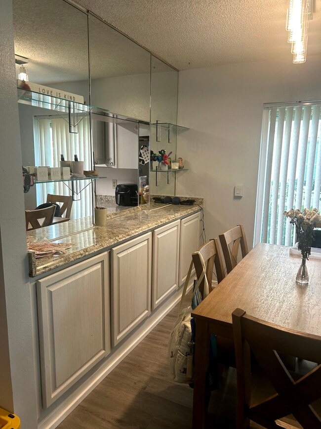 Foto del edificio - 201 Saint Lucie Ln