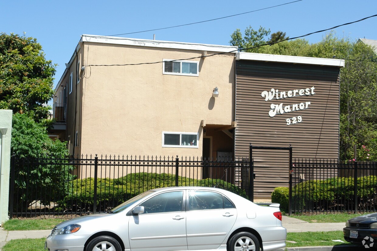 Foto del edificio - Winerest Manor