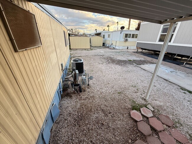 Foto del edificio - 3601 E Wyoming Ave