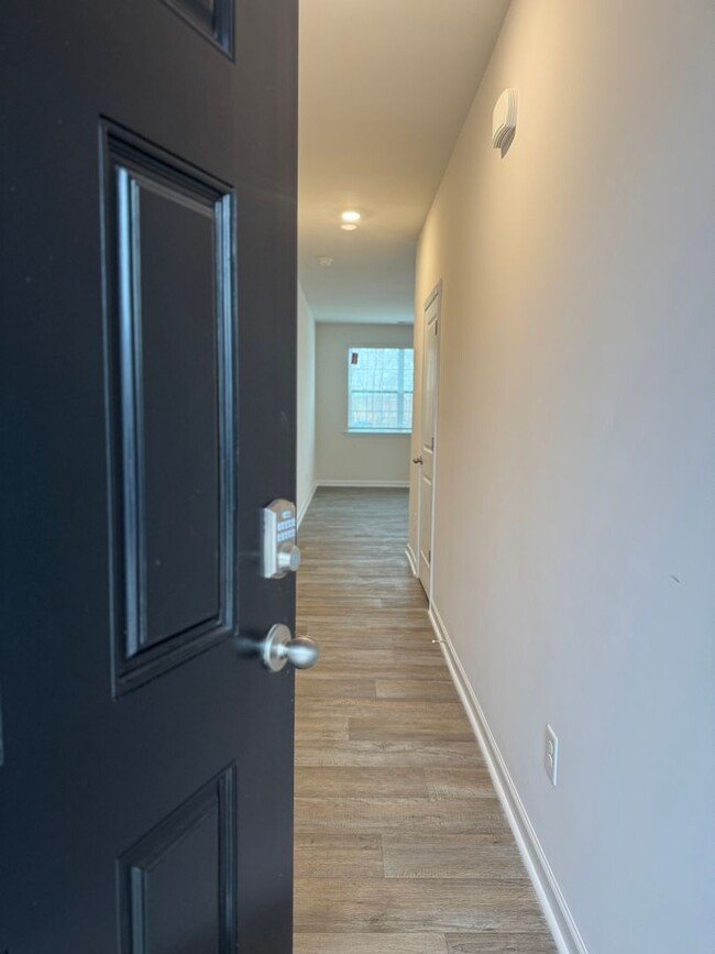 Foto del edificio - Brand New 4BR 2.5BA Townhome