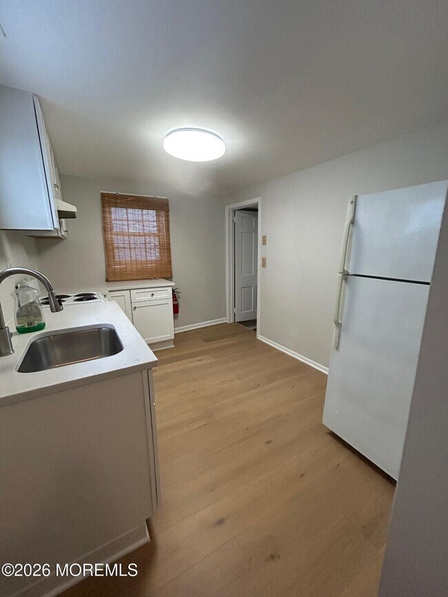 Foto del edificio - 2 Peninsula Ave