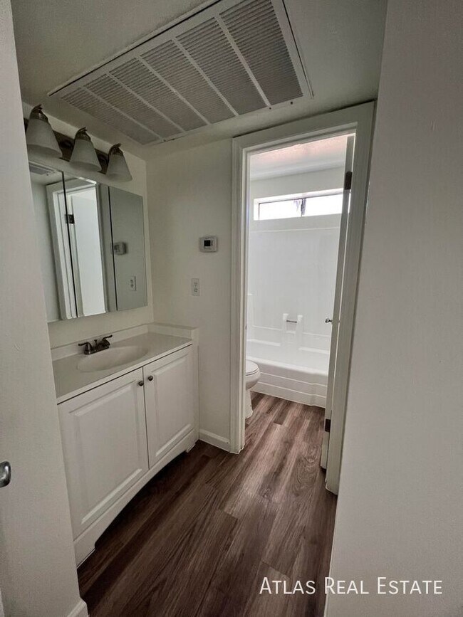 Building Photo - 645 W Rio Salado Pkwy