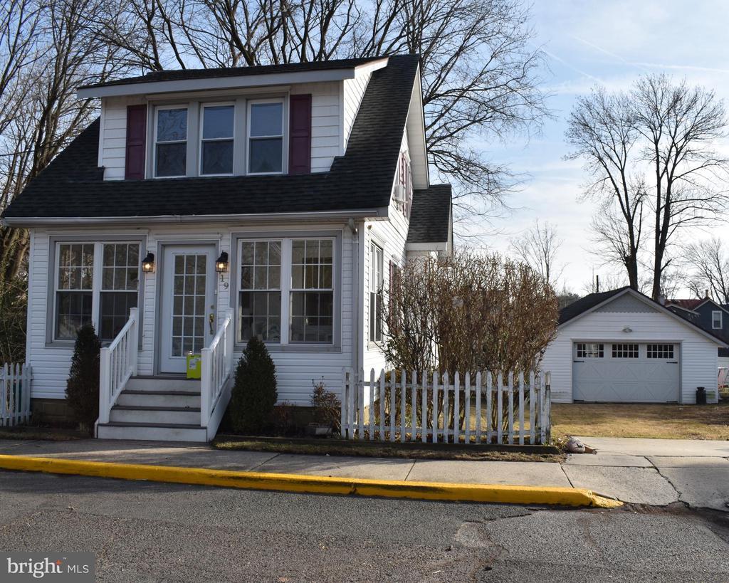 Building Photo - 19 Snowden Ave