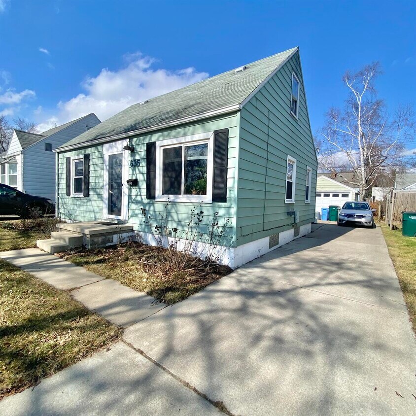 Foto principal - 635 Maplehill Ave