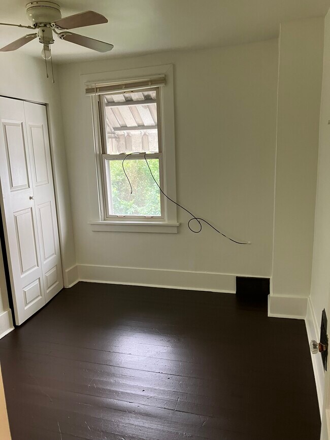 724 5th Ave Unit 724 5th Ave, Coraopolis, PA 15108 Apartments in