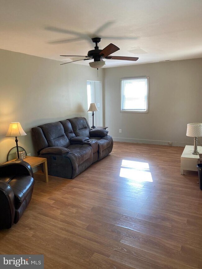 Building Photo - 1903 Wills Rd