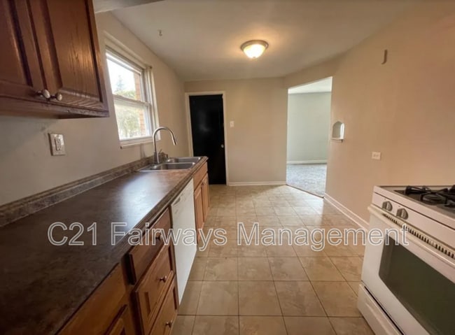 Building Photo - 616 Perrilyn St