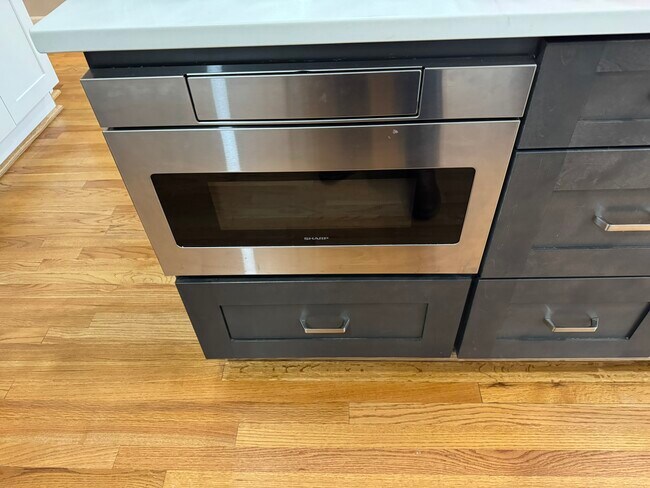 Foto del edificio - 10012 Ellis Rd