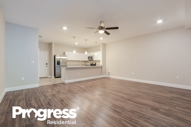 Building Photo - 112 Eleven Oaks Cir