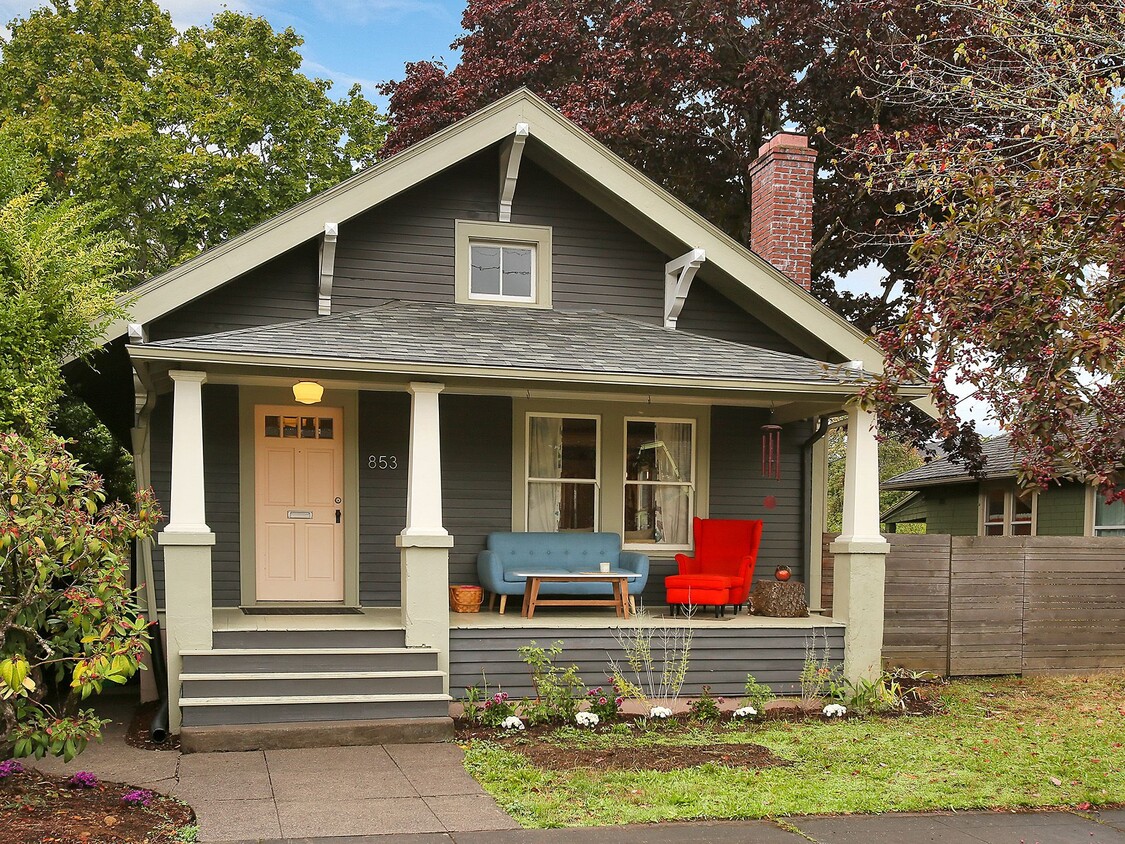 Foto principal - 853 NE Simpson St