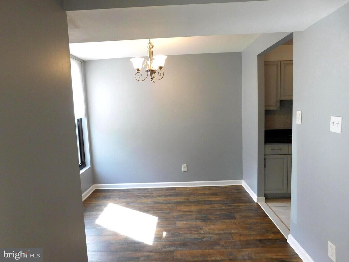 118 Duvall Ln Unit 10910, Gaithersburg, MD 20877 Room for Rent in