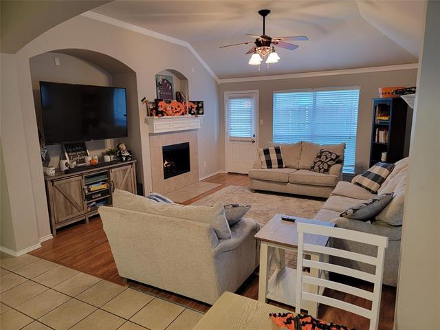 Foto del edificio - 4005 Summerhill Ln