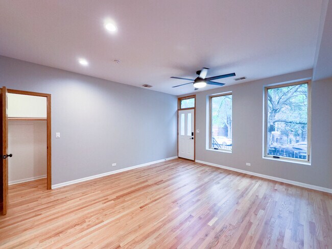 Foto del edificio - 1426 N Bosworth Ave