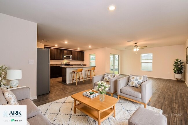 Building Photo - 883 Youngreen Dr