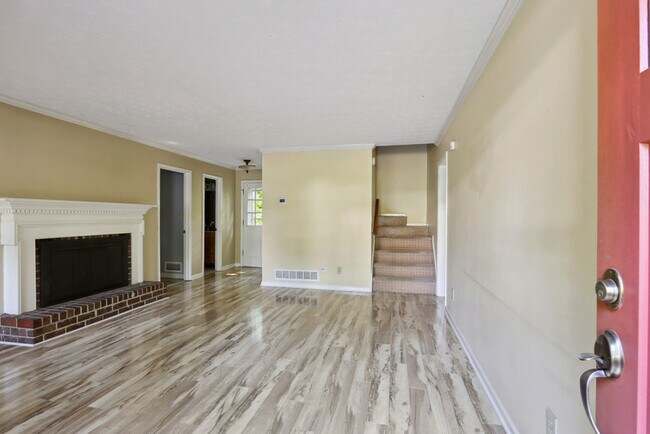 Building Photo - 171 Forest Ln NW