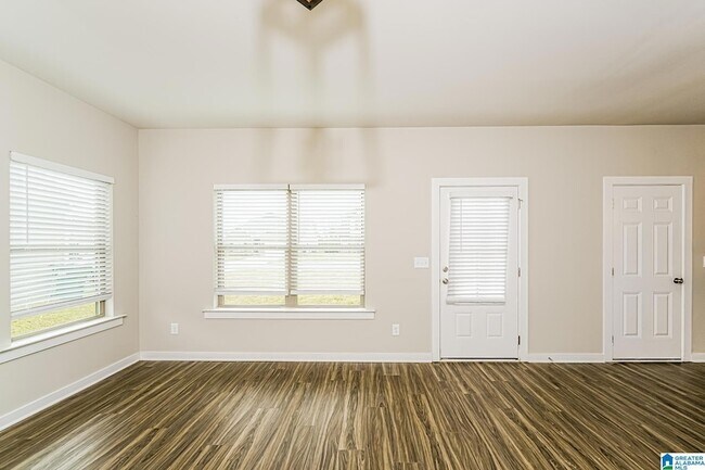 Foto del edificio - 98 Kings Wy