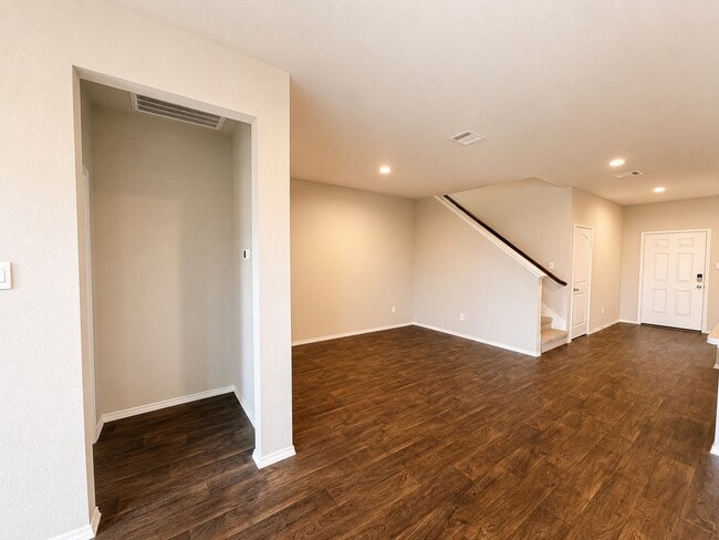 Foto del edificio - 21460 Rustic Elm Dr