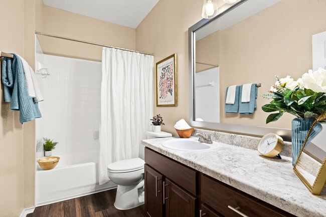 Foto del edificio - Stoneybrook Apartments & Townhomes