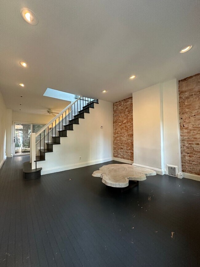 Foto del edificio - House with large backyard in Fitler Square