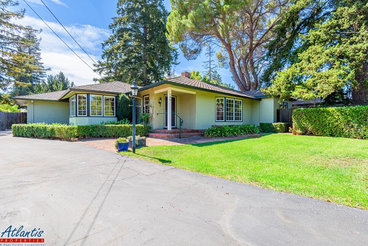 Foto principal - Lovely Los Altos Home | Desirable Location
