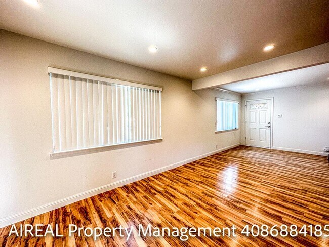 Foto del edificio - 531 Easy St