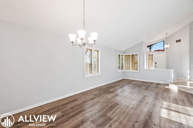 Foto del edificio - Gorgeous 4 bed/3 bath home available in th...