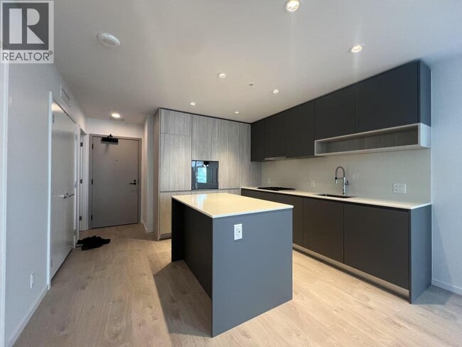 Building Photo - 6808 Minoru Blvd