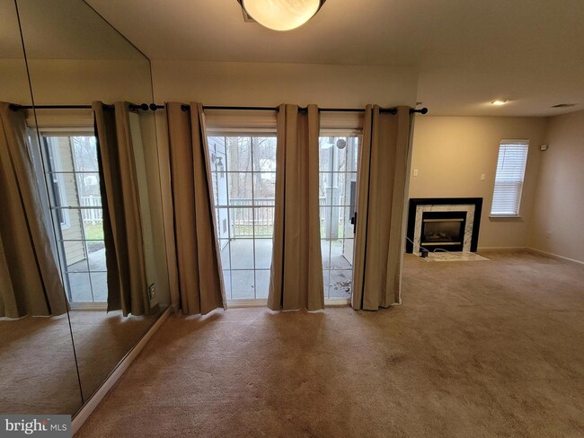 Foto del edificio - 5004 Willow Branch Way