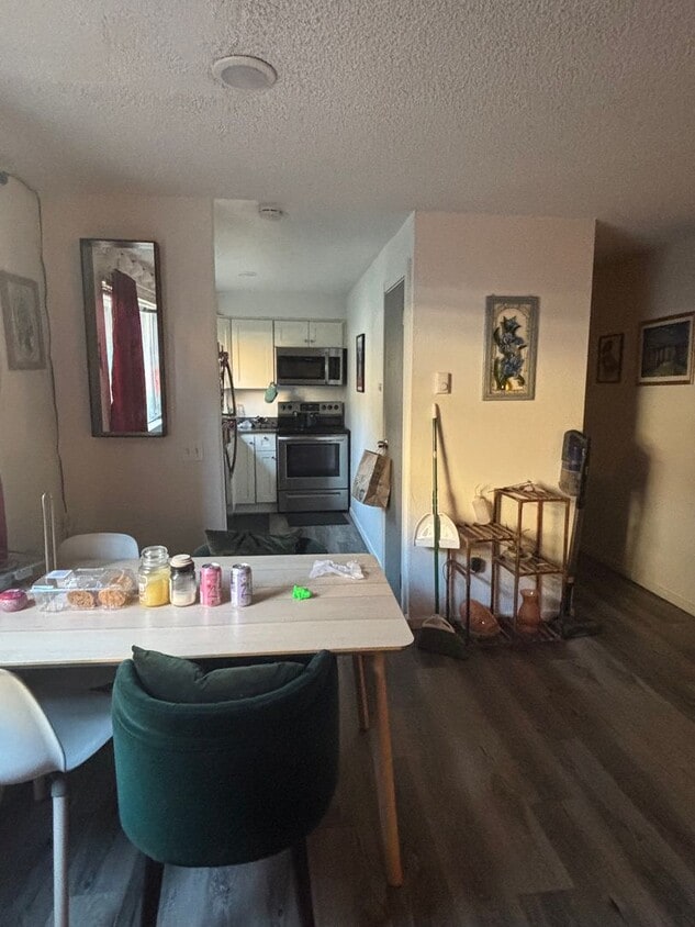 Updated Northgate 2bd 1.5 bath two story unit! - Updated Northgate 2bd 1.5 bath two story unit!