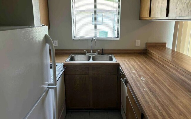 Foto del edificio - 3875 NW Huntsboro St