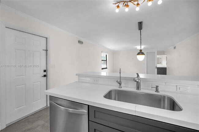 Foto del edificio - 3265 Virginia St