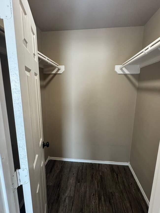 Building Photo - Newer construction Home *Section 8 Approved EXTENDED Driveway parking