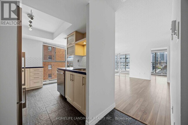 Photo du bâtiment - 65 Scadding Ave