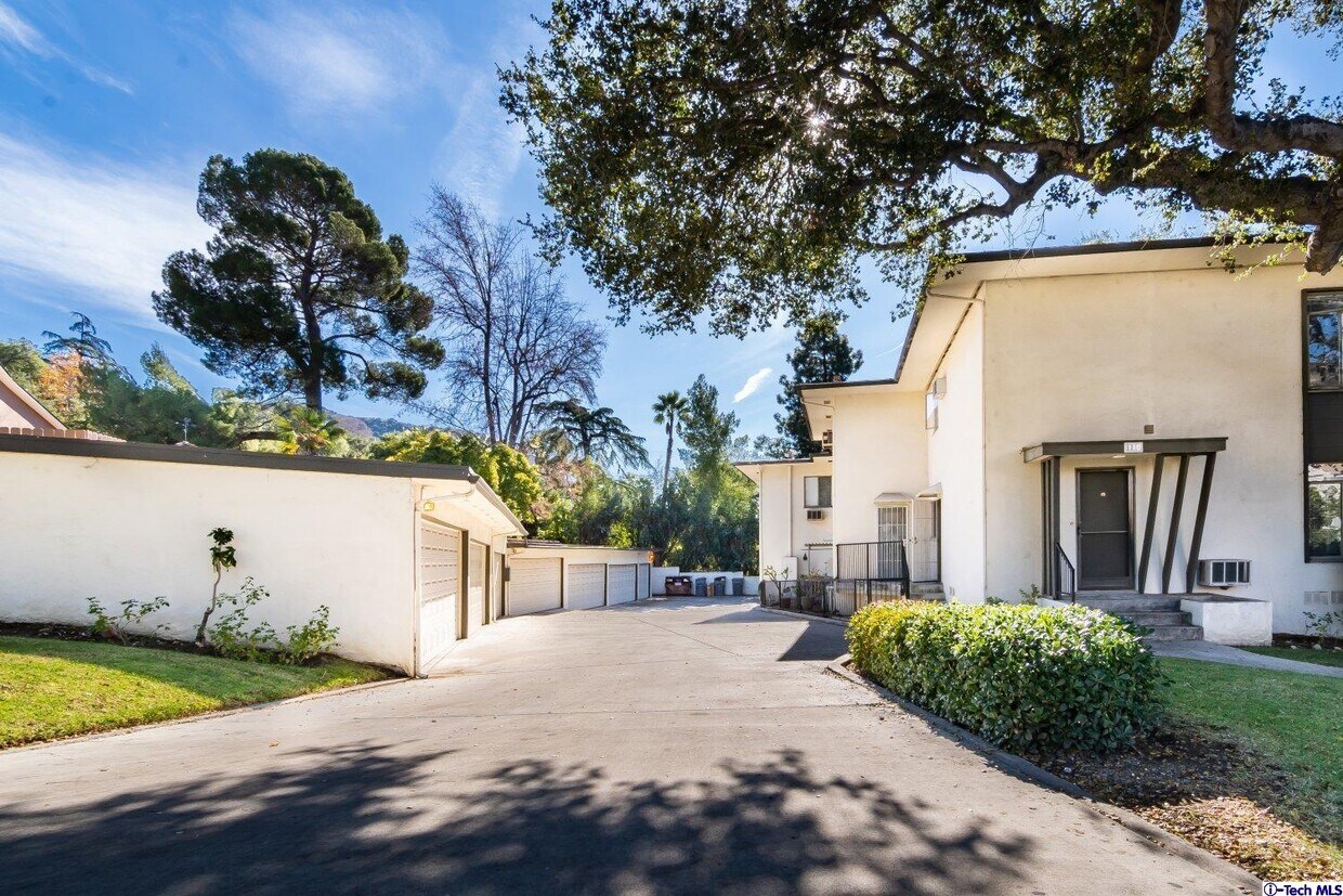 Primary Photo - 1806 Tamerlane Dr