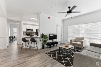 Building Photo - 875 W Pecos Rd