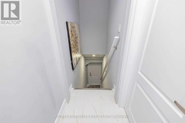 Building Photo - 62 Goldcrest Rd