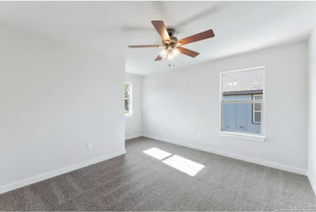 Building Photo - 810 S Walters