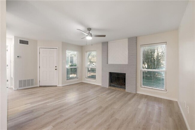 Foto del edificio - 10616 Mellow Meadow Dr