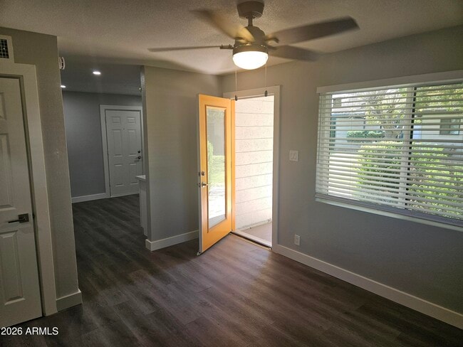 Foto del edificio - 3427 E Osborn Rd