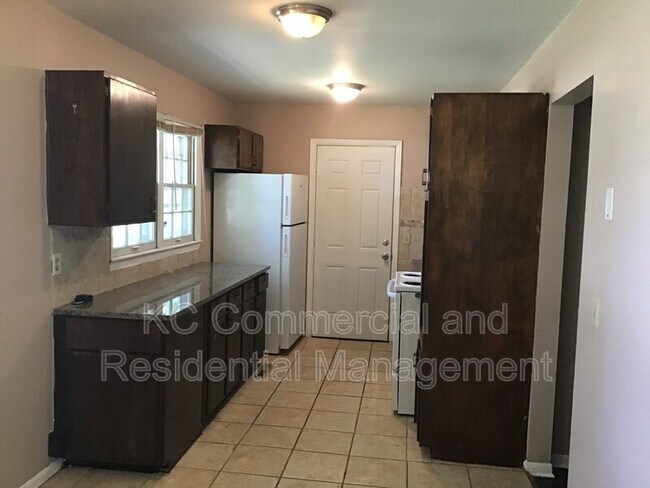 Foto del edificio - 8803 Blue Ridge Blvd